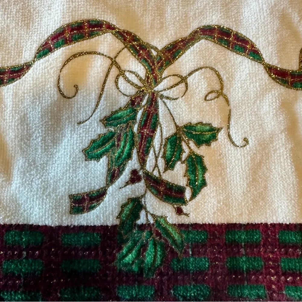 Lenox Holiday Bath & Fingertip Towel Set